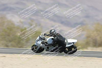 media/Apr-20-2025-CVMA (Sun) [[39090e8767]]/Race 9-Formula LW Twins Shootout/